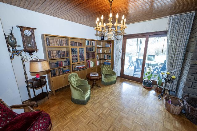B�cherecke an WR angrenzend Einfamilienhaus Lindlar