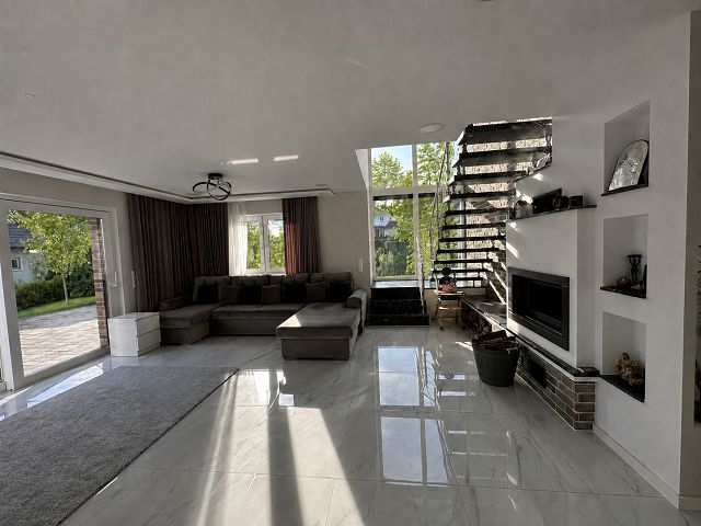 Wohnzimmer mit Ausgang zur S�d-Ostterrasse Einfamilienhaus Gummersbach