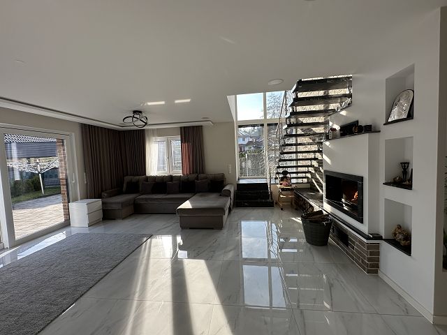 Wohnzimmer mit Ausgang zur S�d-Ostterrasse Einfamilienhaus Gummersbach